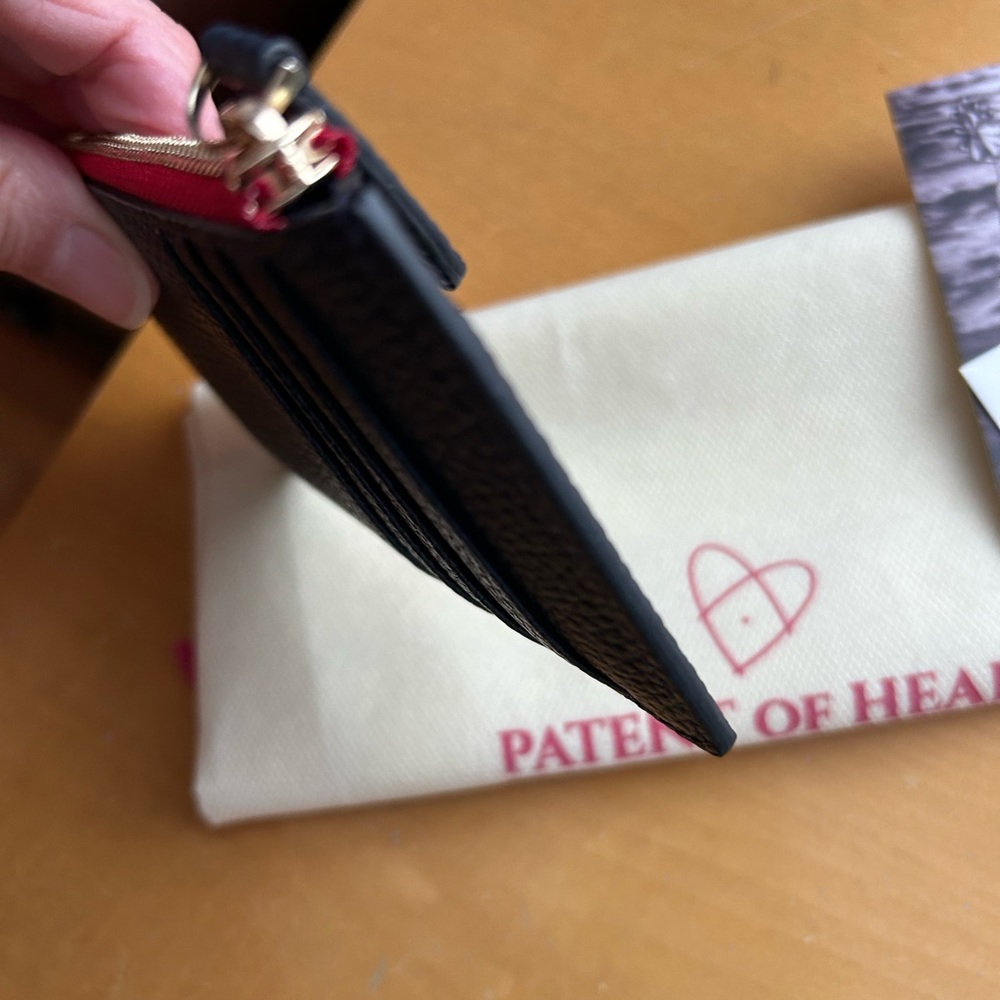 Patent of Heart Leather Card Holder - Picture 4 of 9